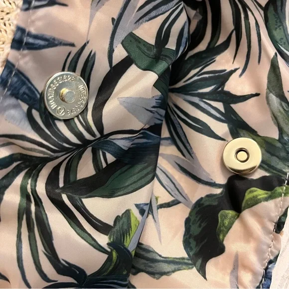 Victoria’s Secret bag - Picture 3 of 5